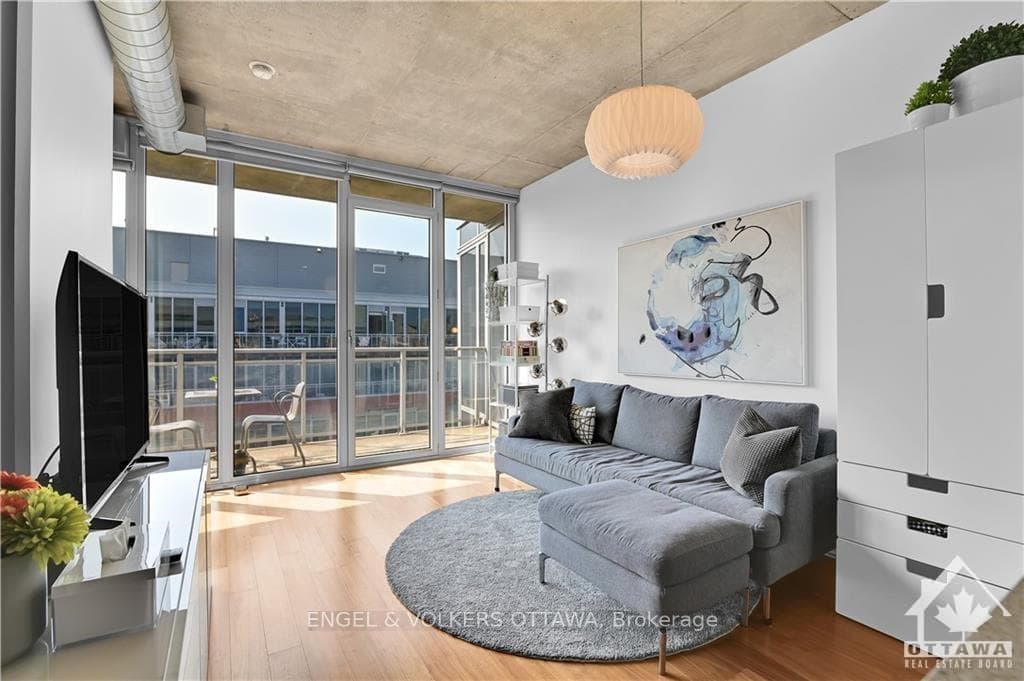 349 MCLEOD Street Unit 821 photo 9
