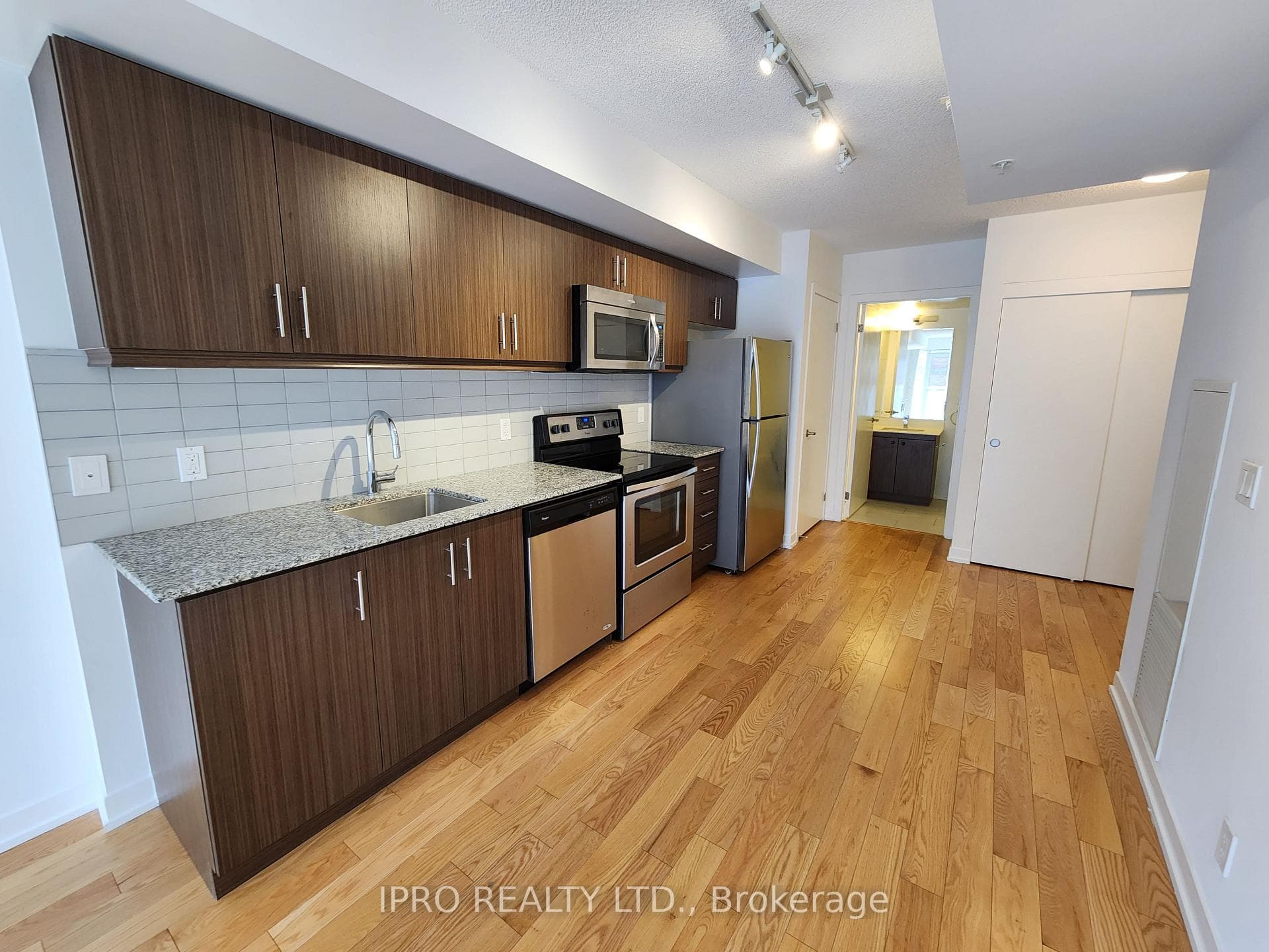 10 Willison Square Unit 509 photo 5
