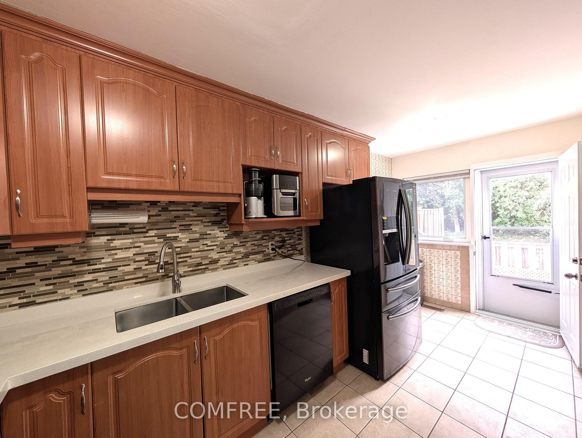 1793 Martin Grove Road Unit 116 photo 9