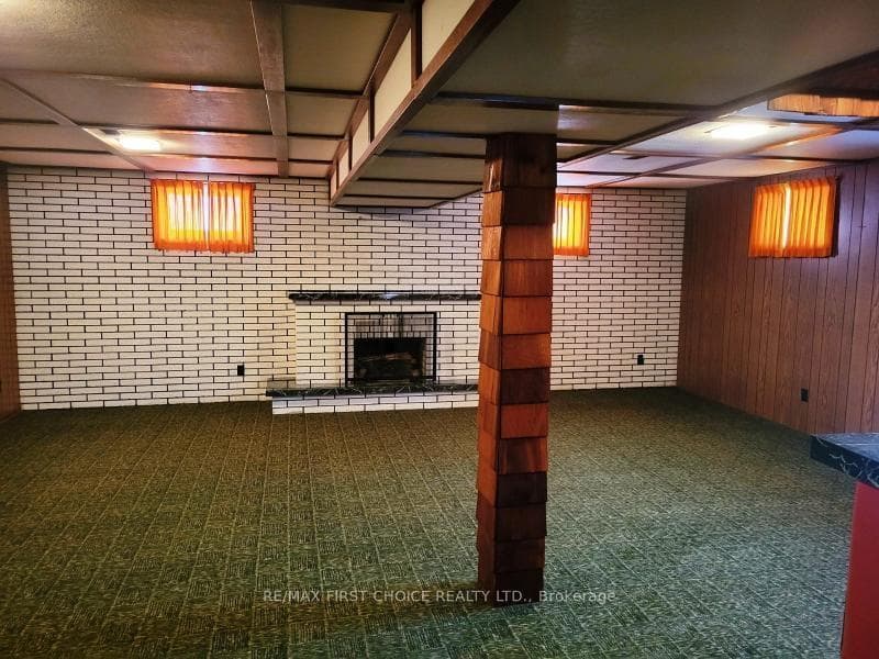 523 Westminster Street photo 22