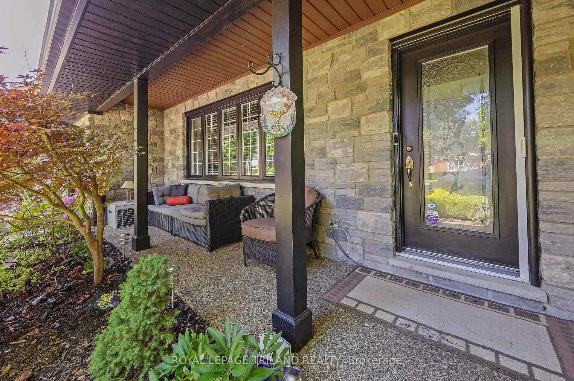 1152 Ivanhill Road photo 4