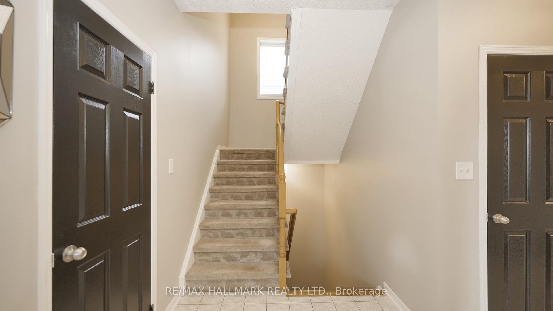1035 Beatrice Street photo 22