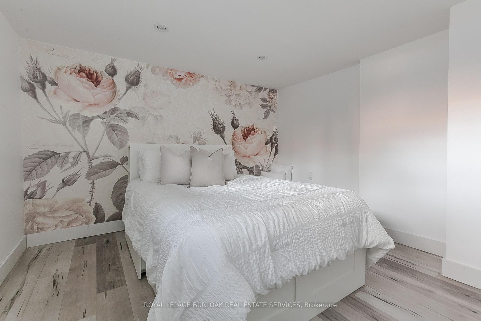417 Strathcona Drive photo 20