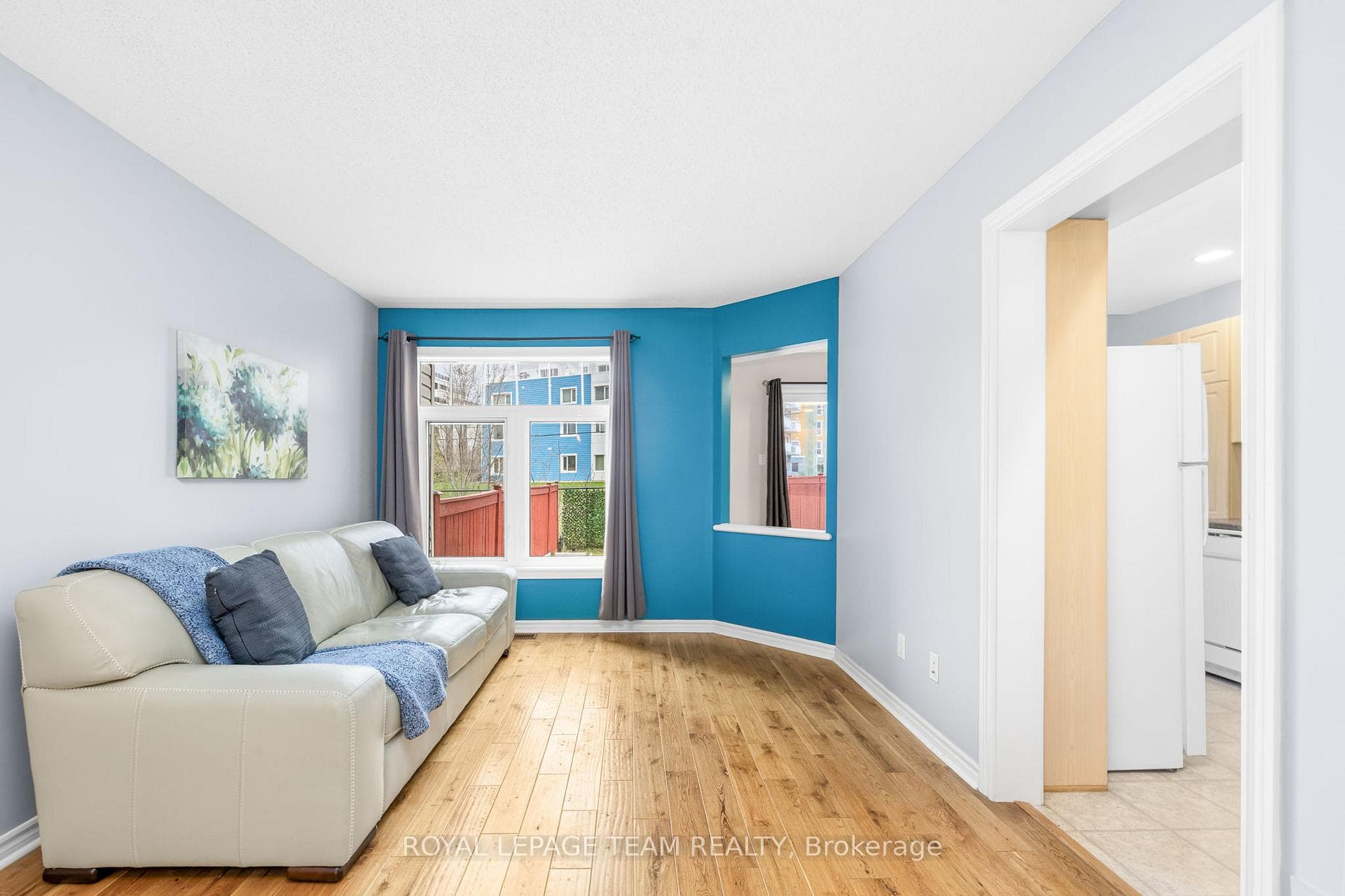 189 Gray Crescent photo 10