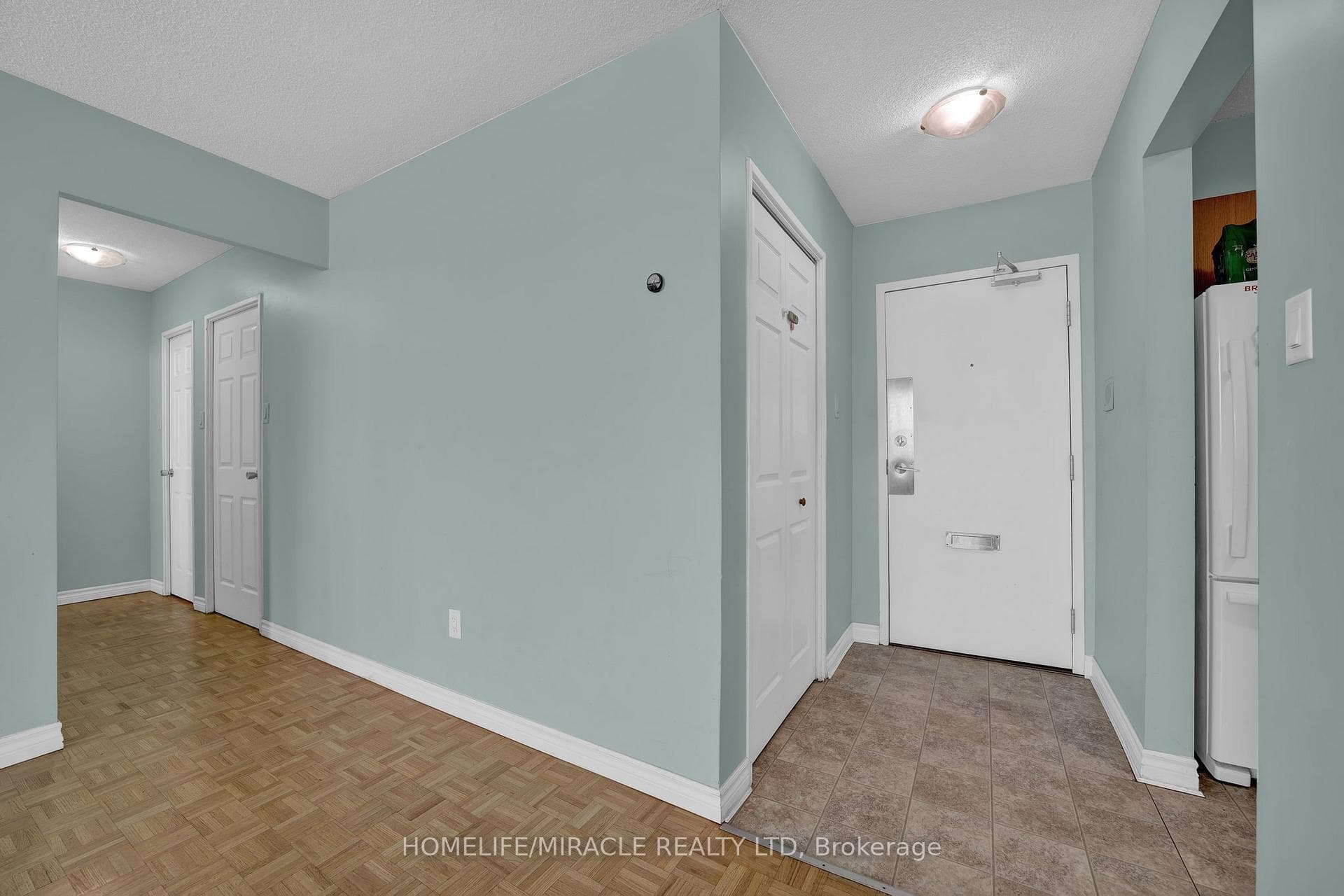 551 The West Mall Avenue Unit 1102 photo 4