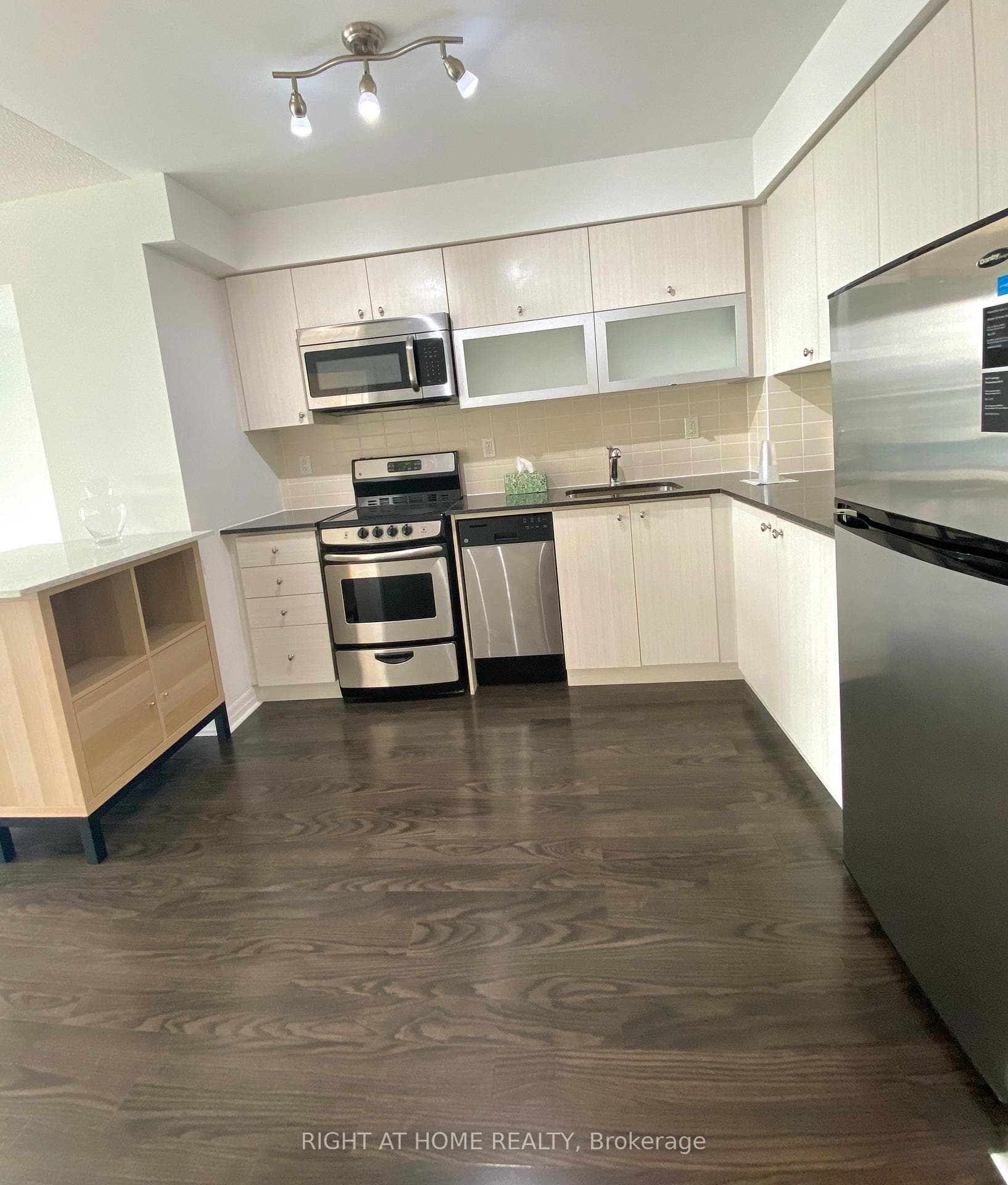 275 Yorkland Road Unit 1407 photo 6