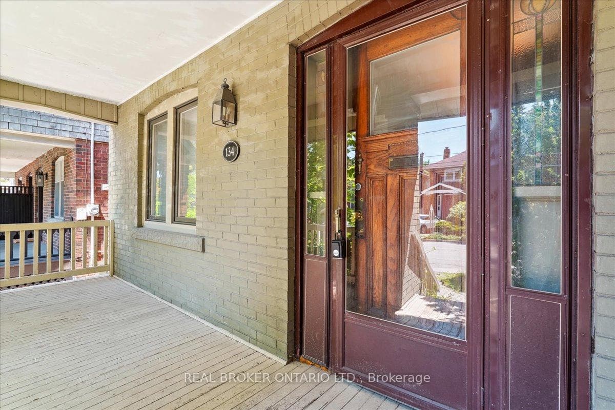 134 Moore Avenue photo 24