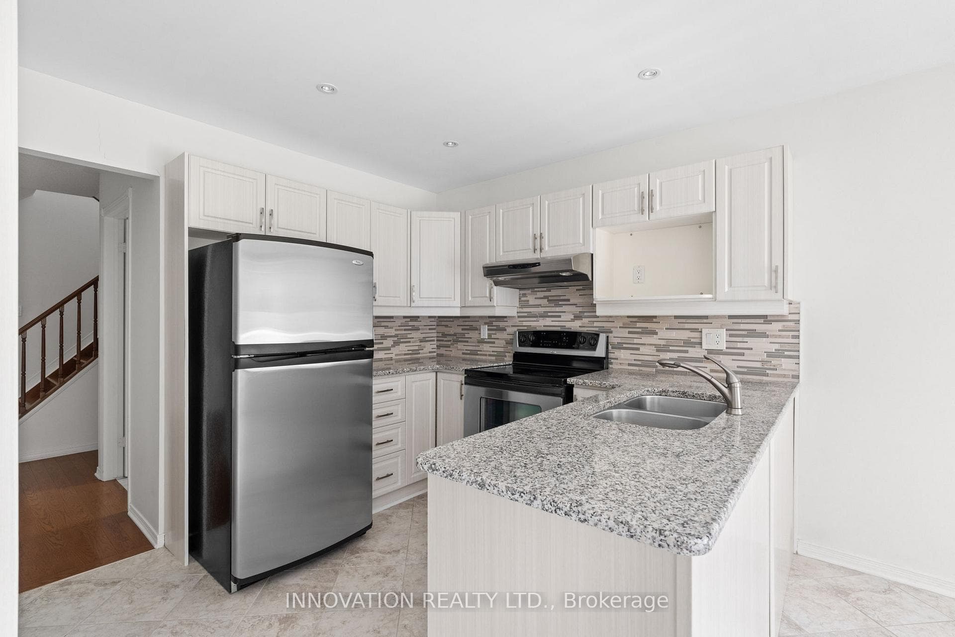 1947 Orchardview Avenue photo 8