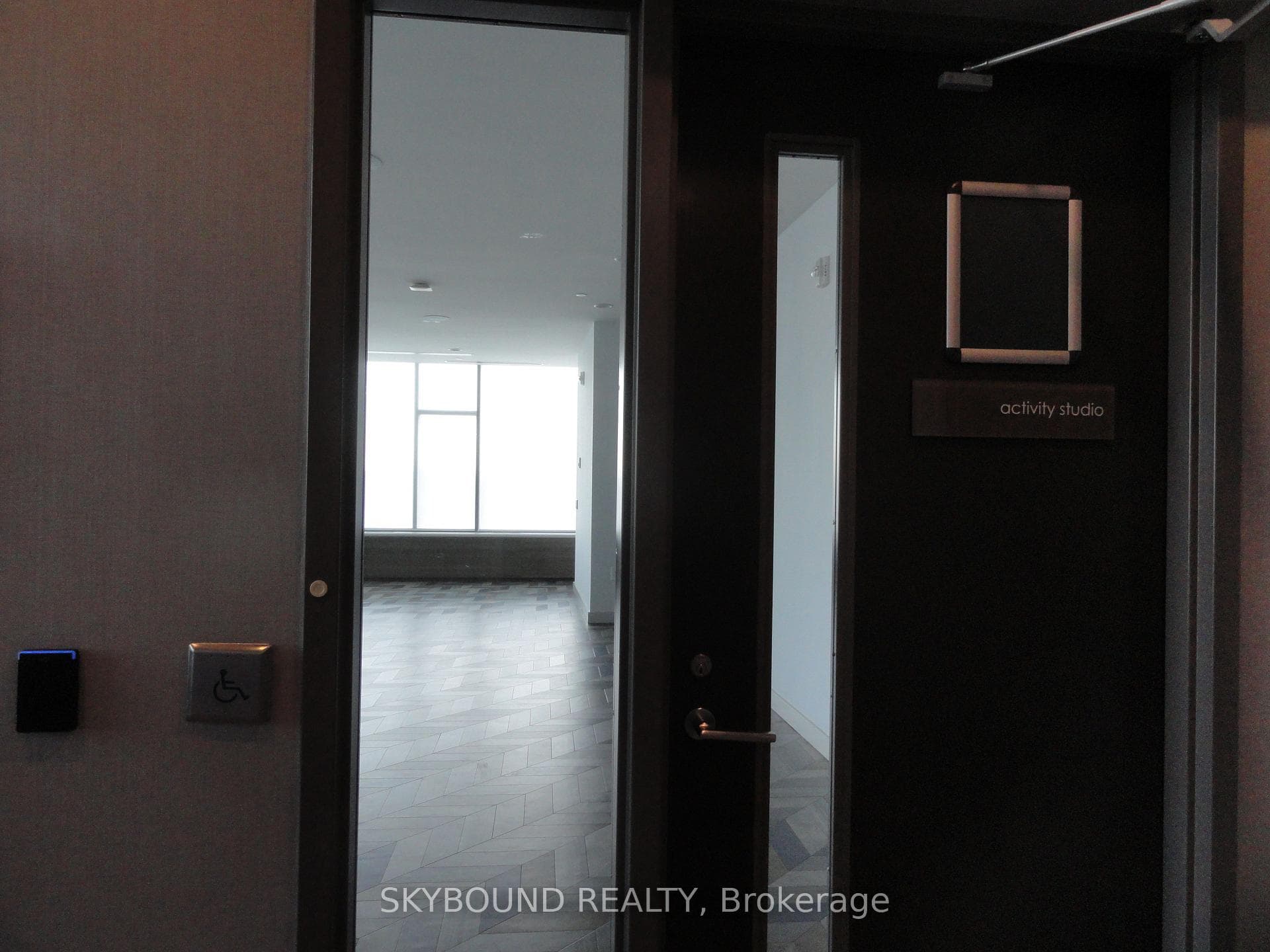 2560 Eglinton Avenue Unit #501 photo 32