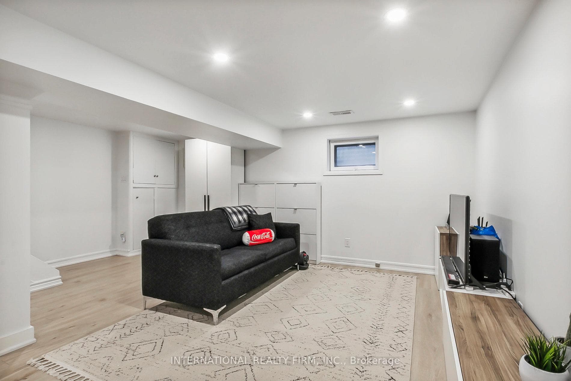 177 Avenue Road photo 31