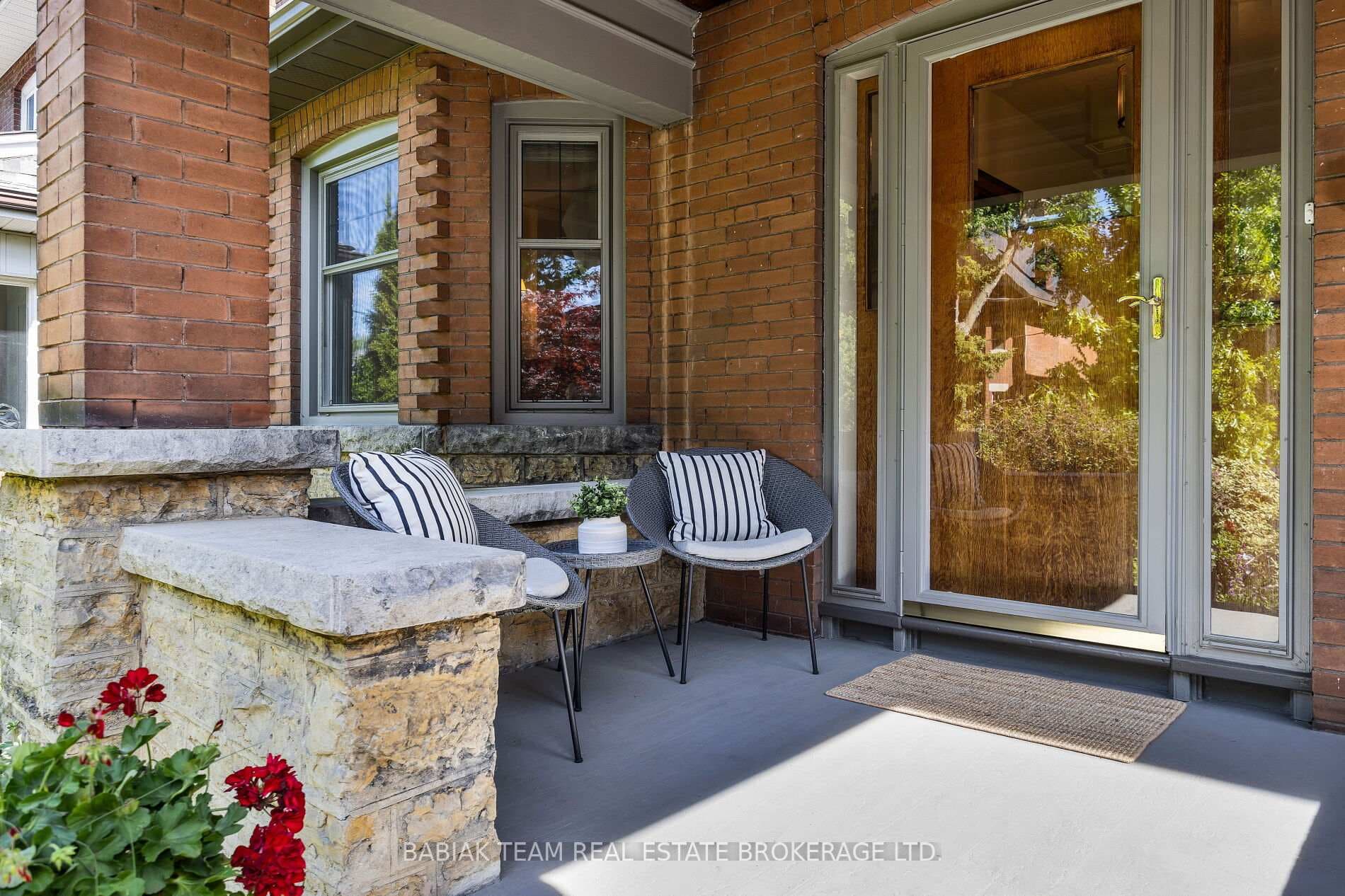 79 Woodside Avenue photo 3
