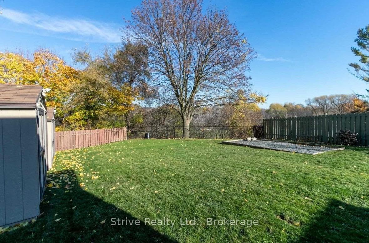 447 Harcourt Boulevard photo 12