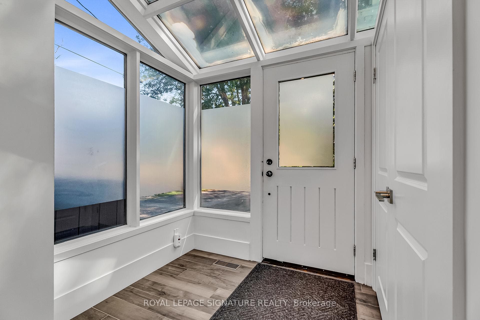 130 Three Valleys Drive photo 4