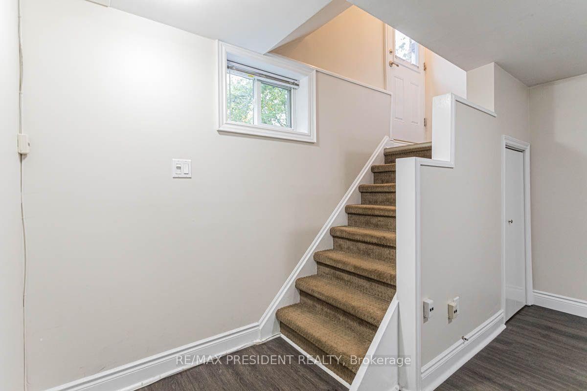 2280 Mountainside Drive Unit Lower photo 5