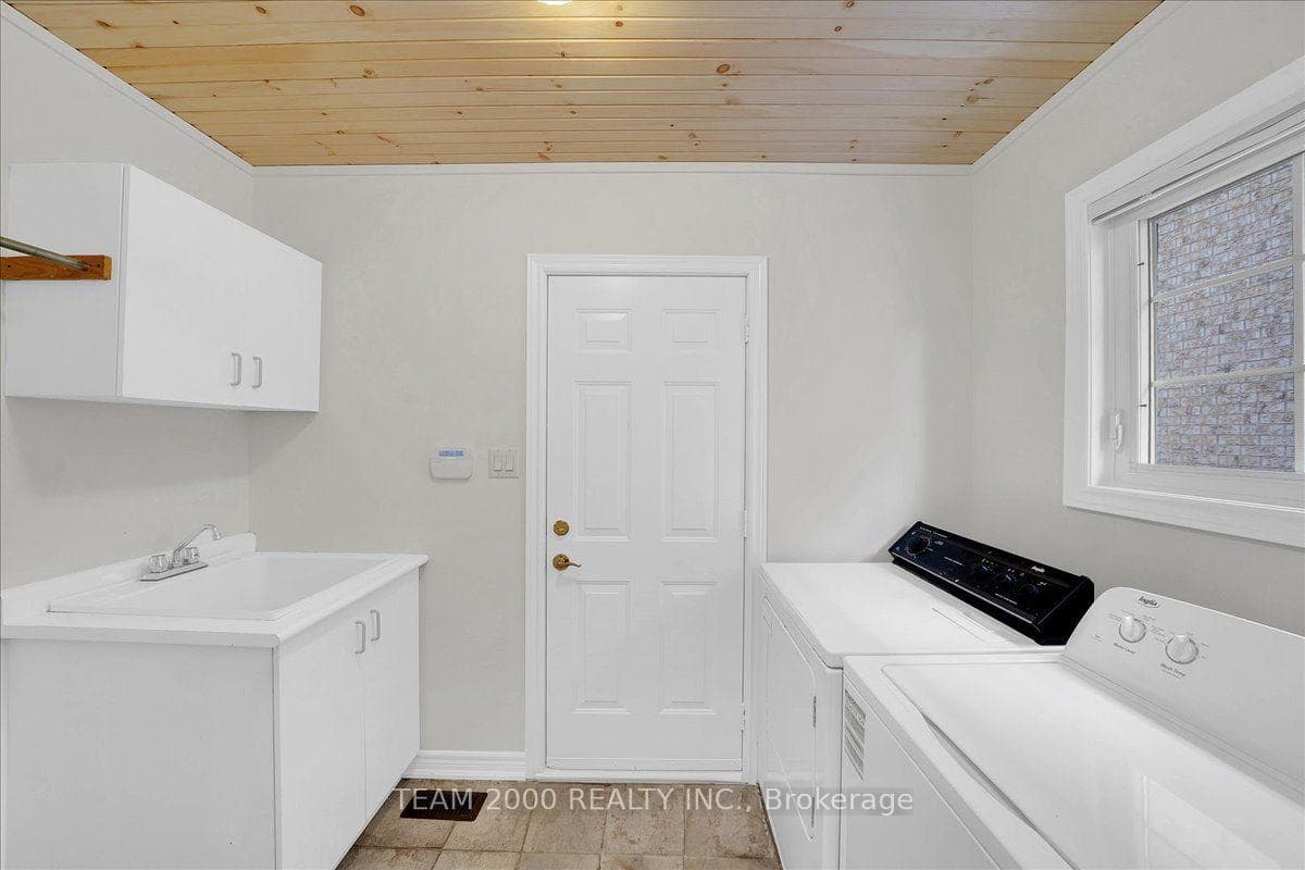 26 Crown Crescent photo 18