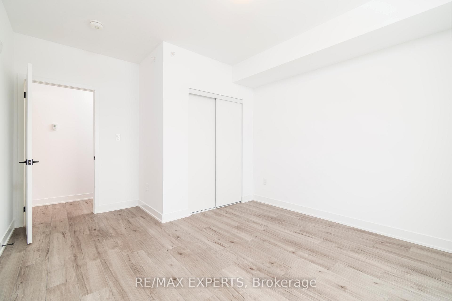 4 Spice Way Unit 410 photo 17
