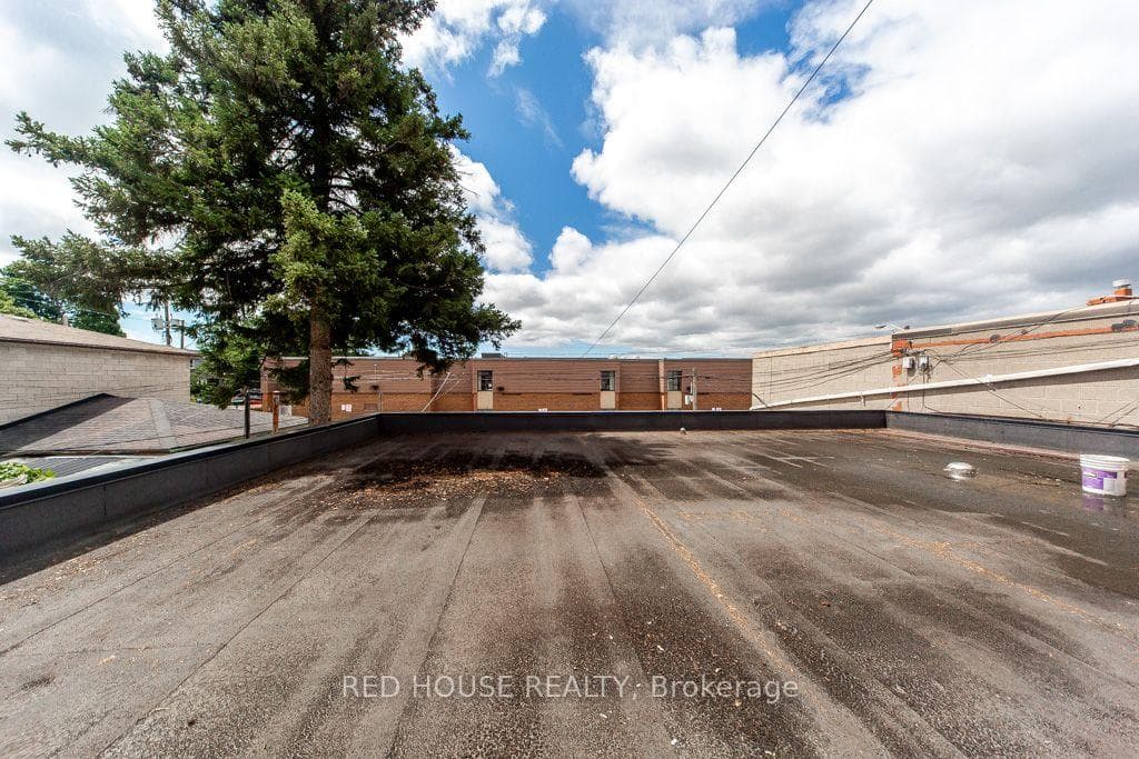 658 Vaughan Road photo 27