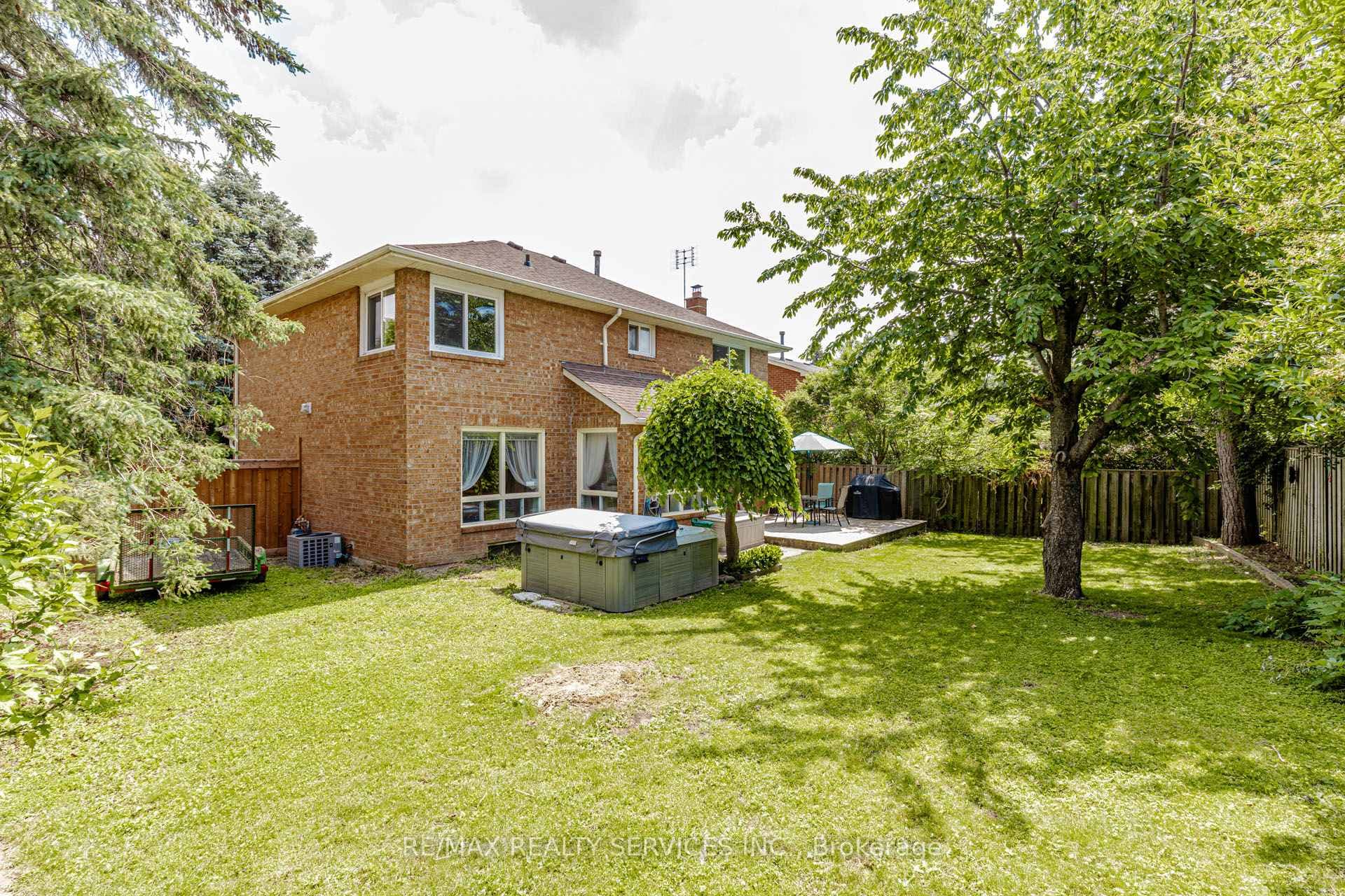 50 Barr Crescent photo 34