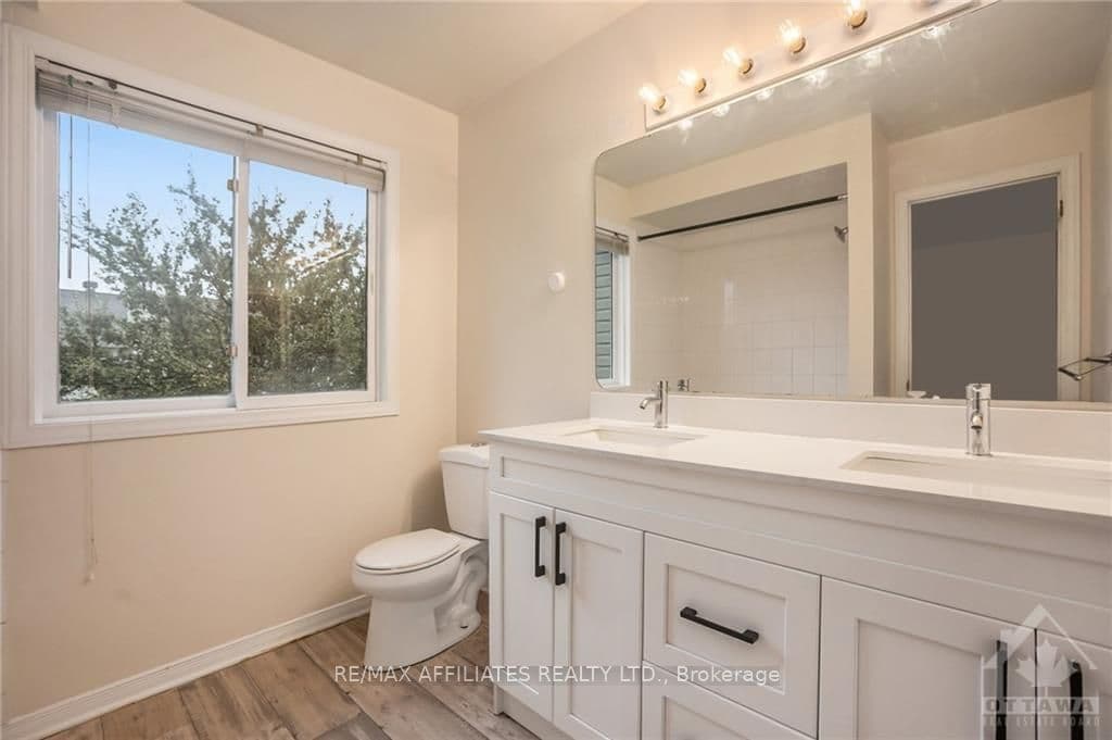 6058 PINEGLADE Crescent photo 22