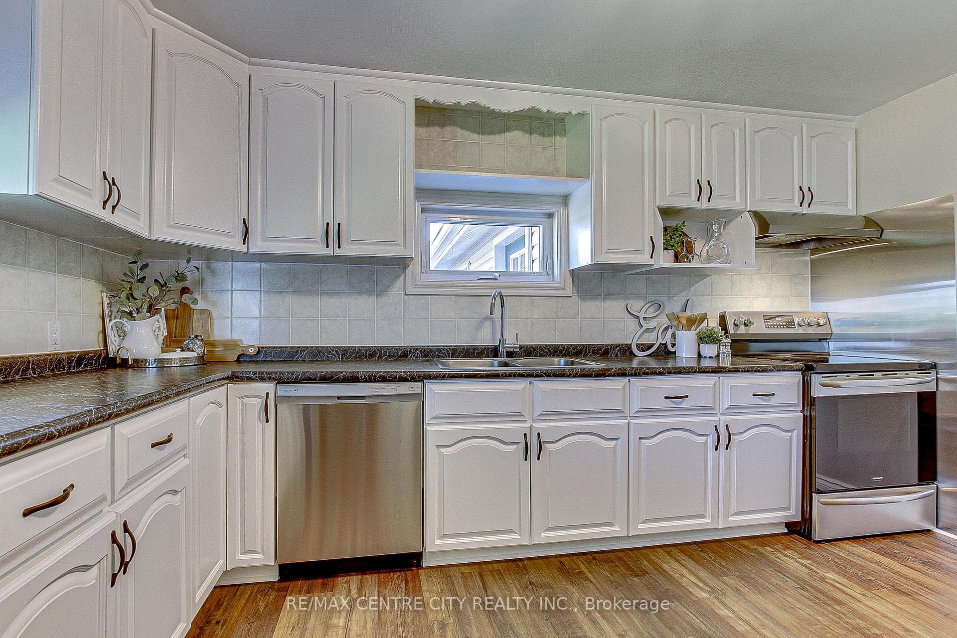 9350 SPRINGWATER Road photo 11
