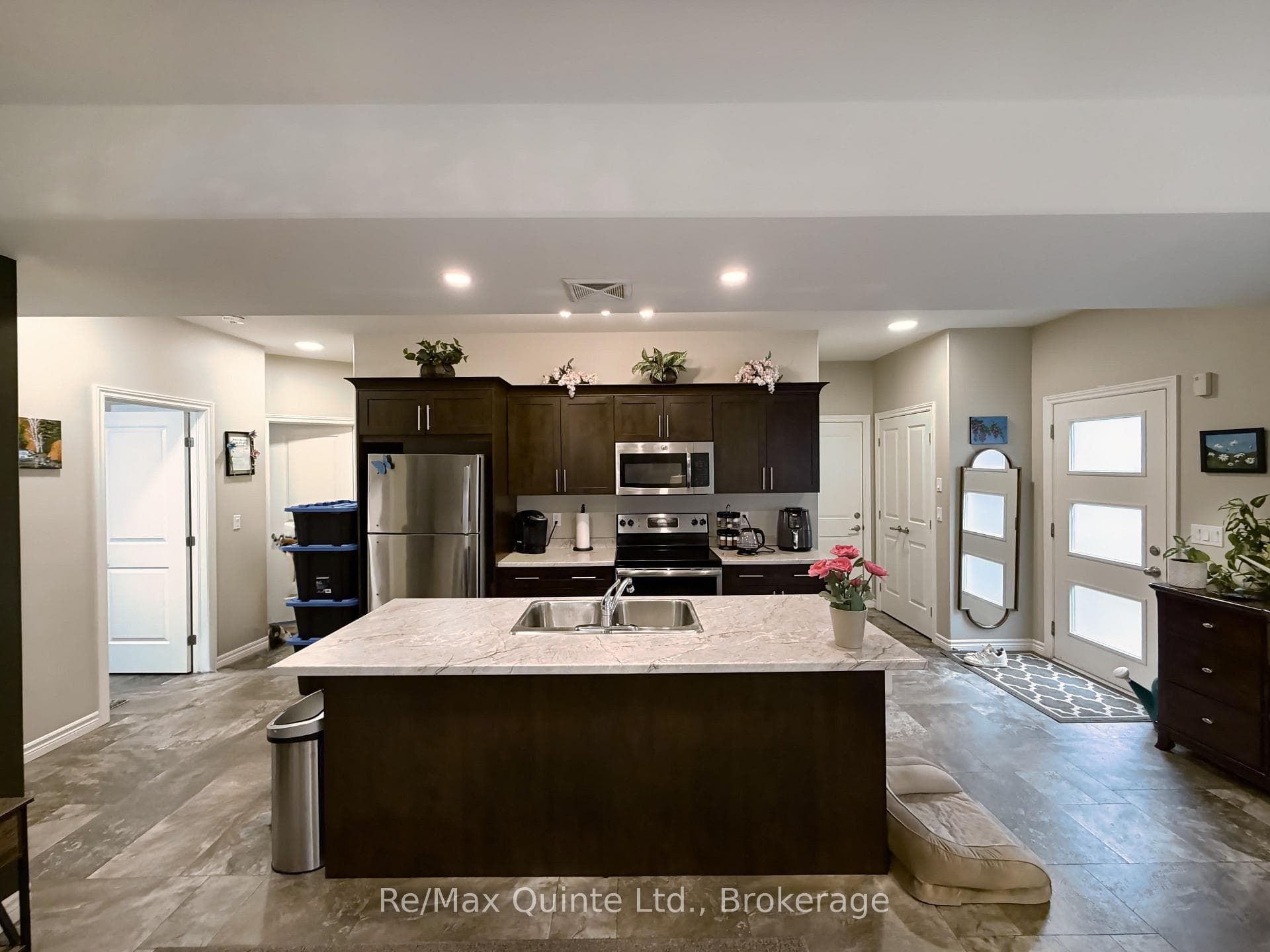 76 Ridgeway Place photo 6