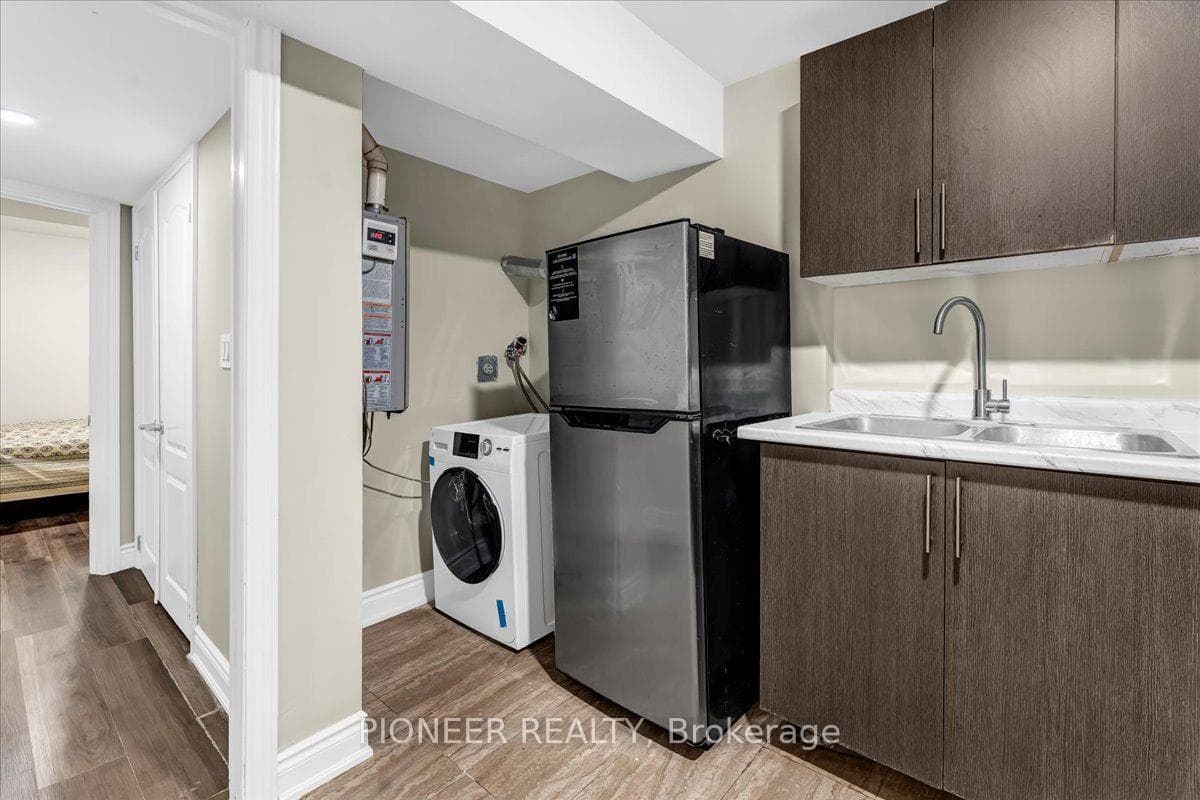 22 Wolverton Crescent photo 31