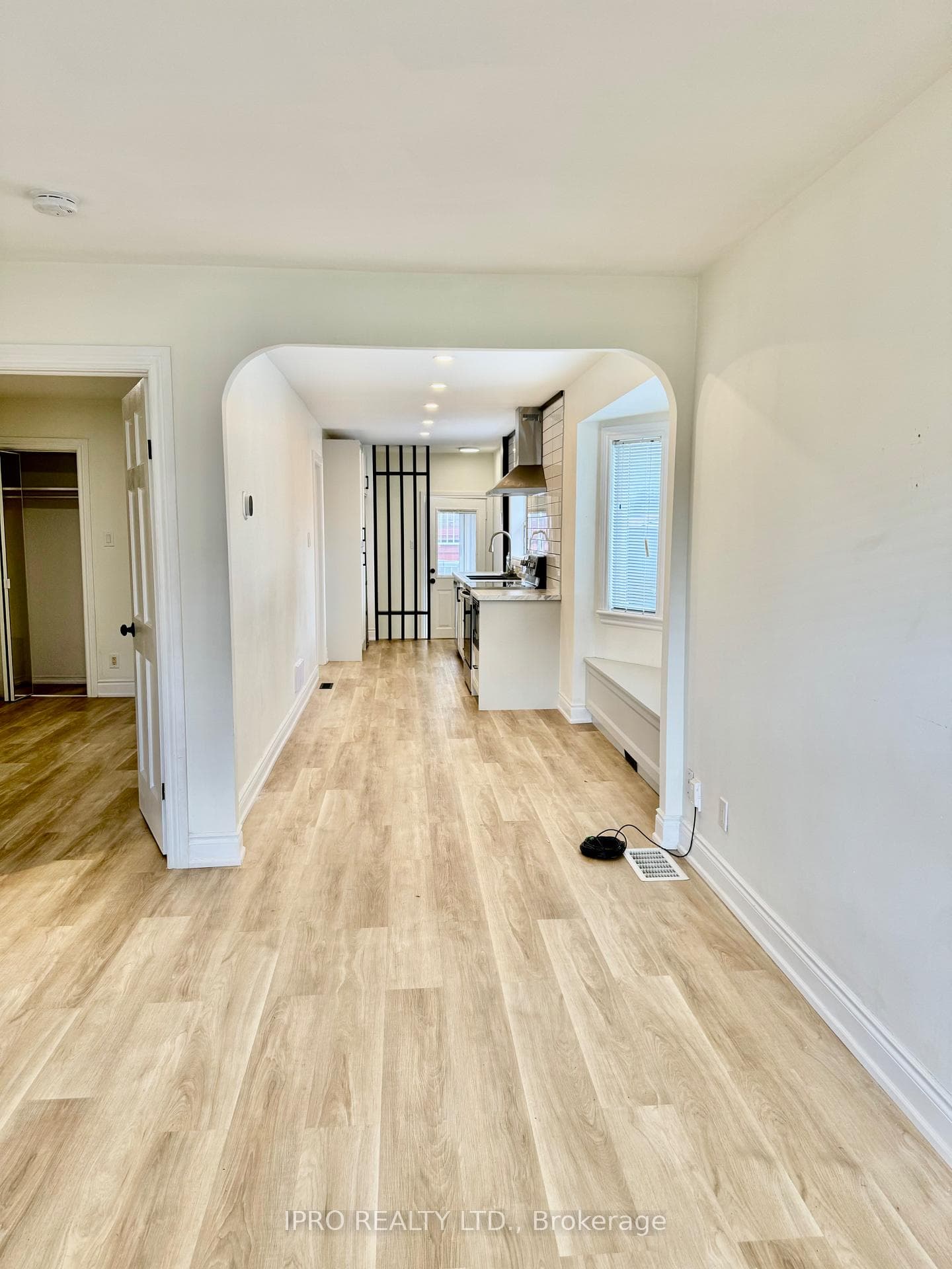 40 Sanderstead Avenue photo 5