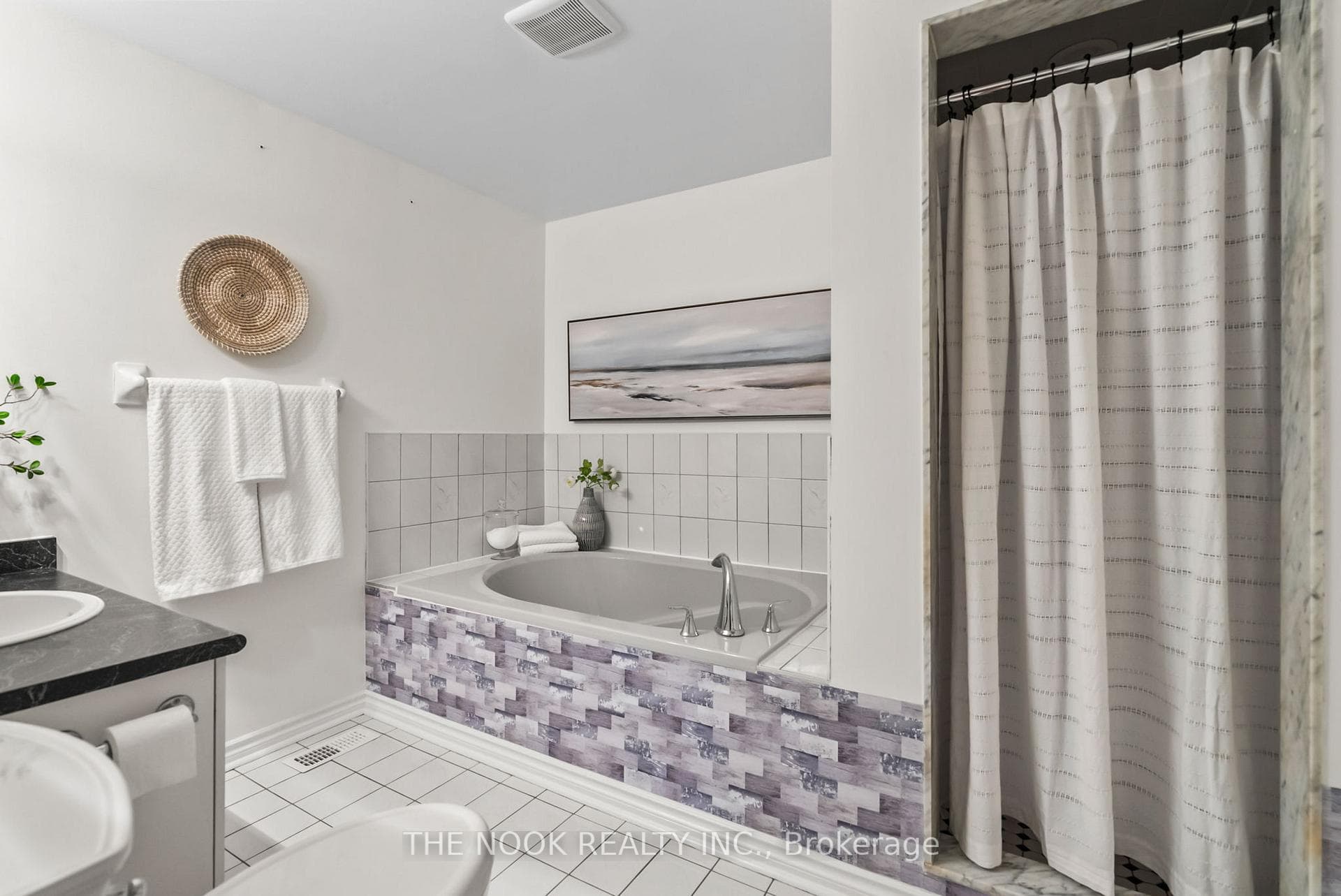 85 Freeland Avenue photo 20