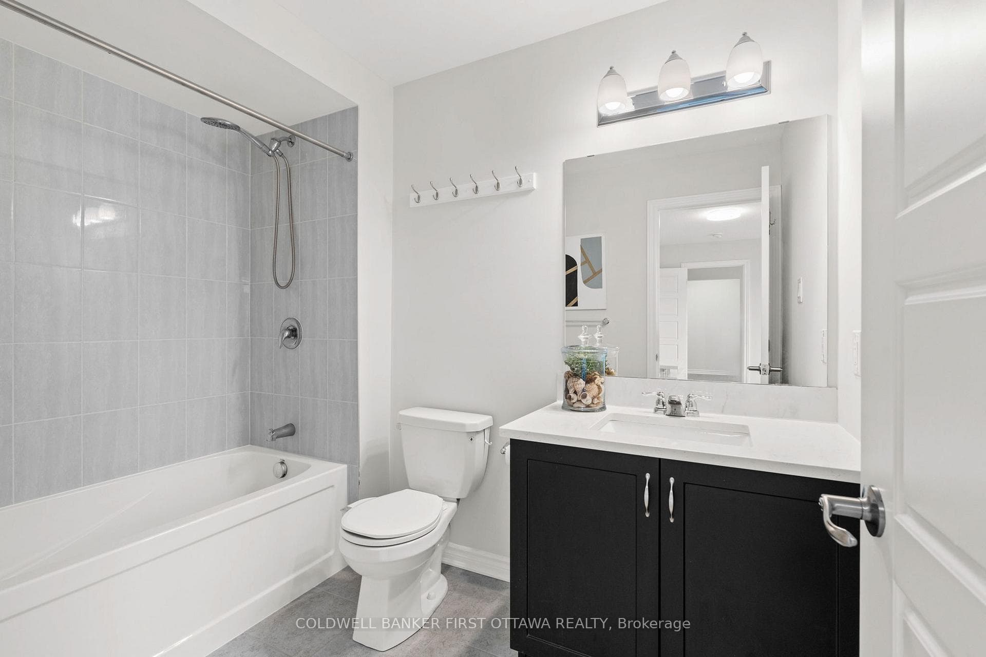 660 CONTINENTAL Avenue photo 27