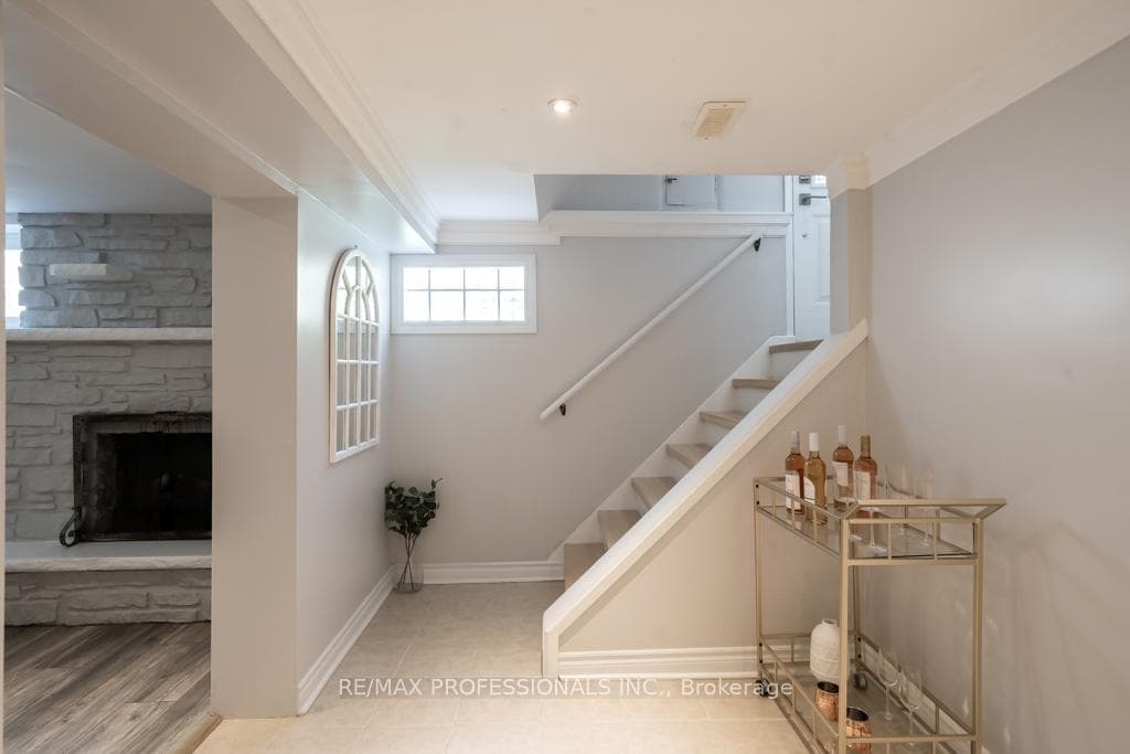2 Foxcote Crescent photo 21