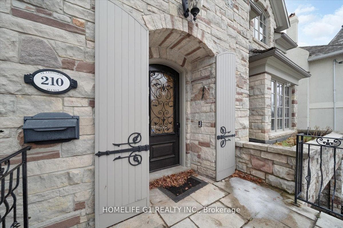 210 St Leonards Avenue photo 2