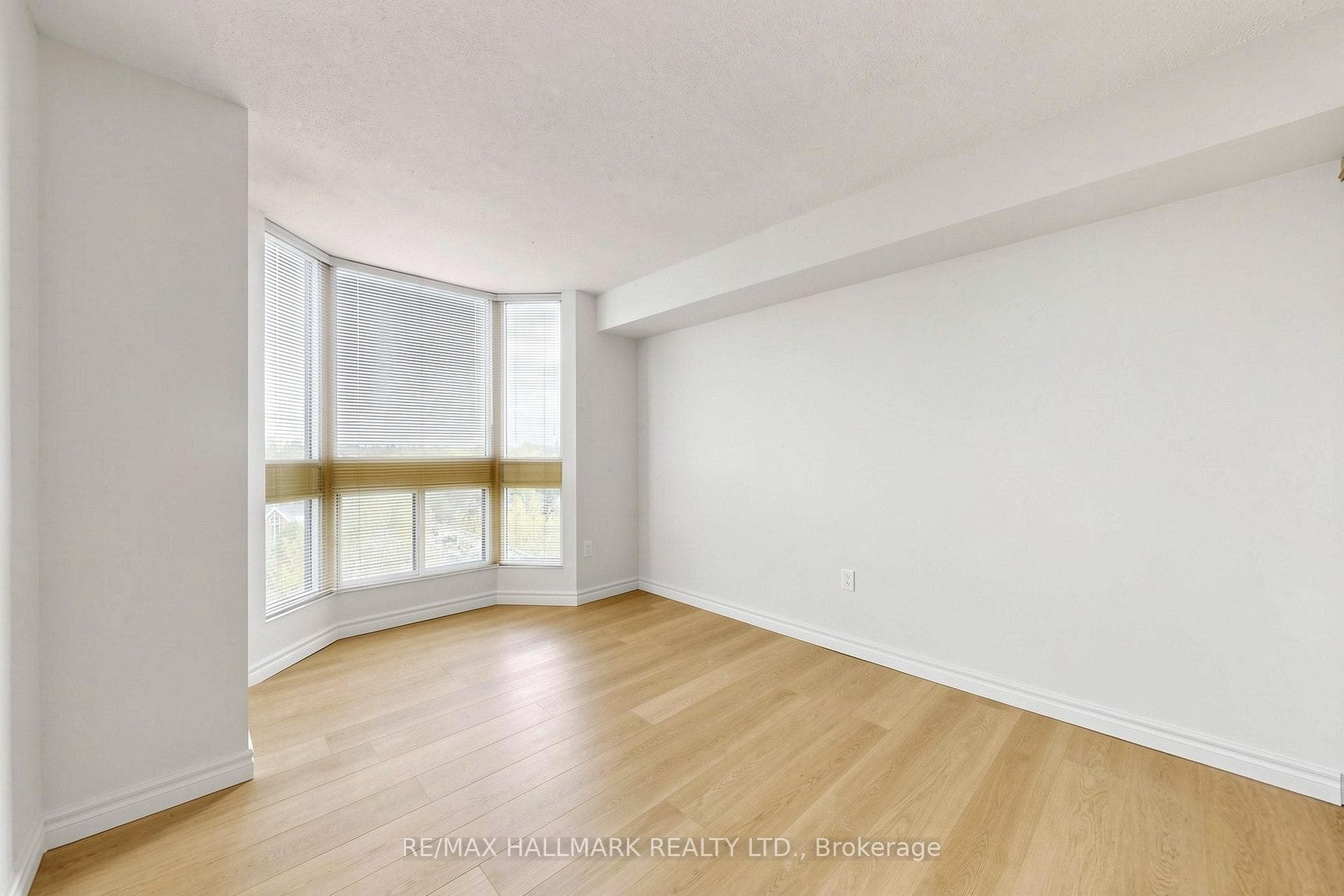 10 Kenneth Avenue Unit 911 photo 25