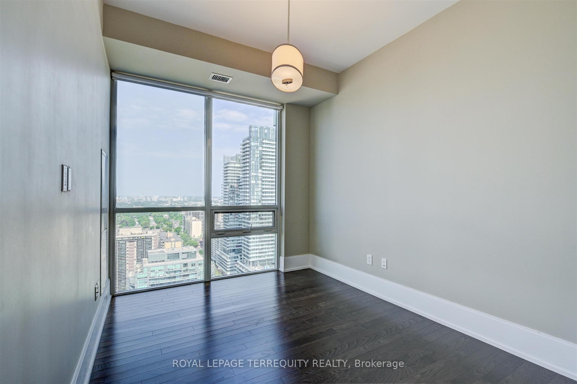 70 Roehampton Avenue Unit 2521 photo 18