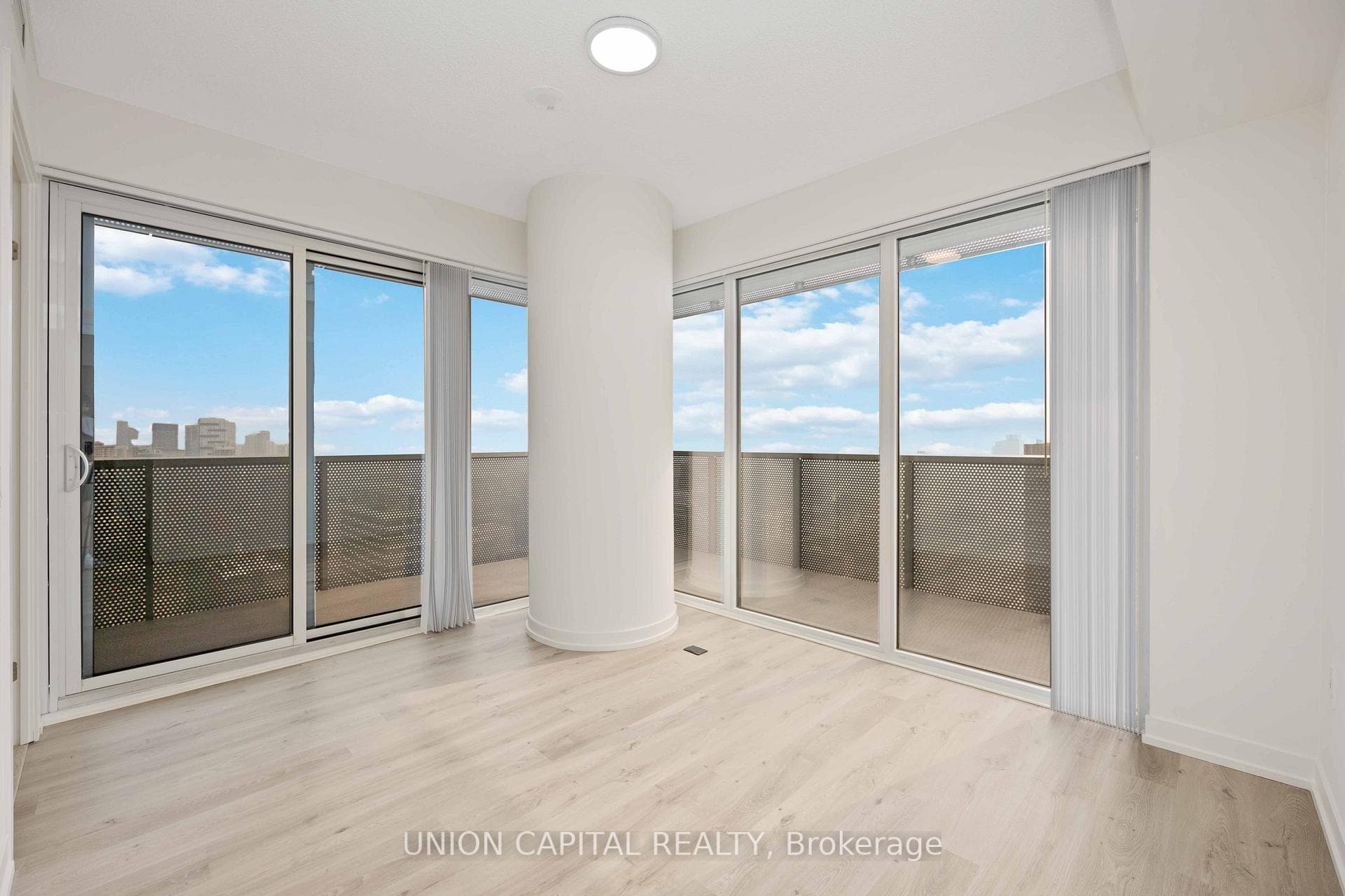 138 Downes Street Unit 4703 photo 12
