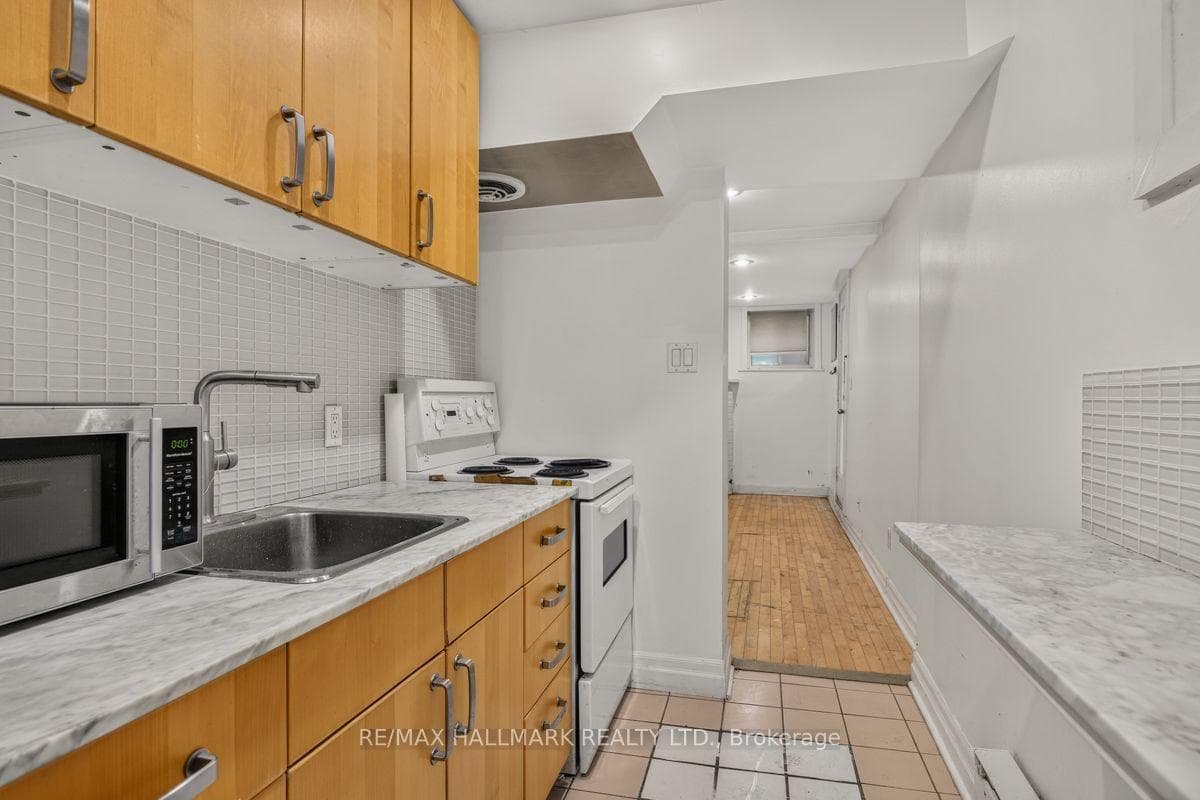 483 Parkside Drive Unit Lower photo 6