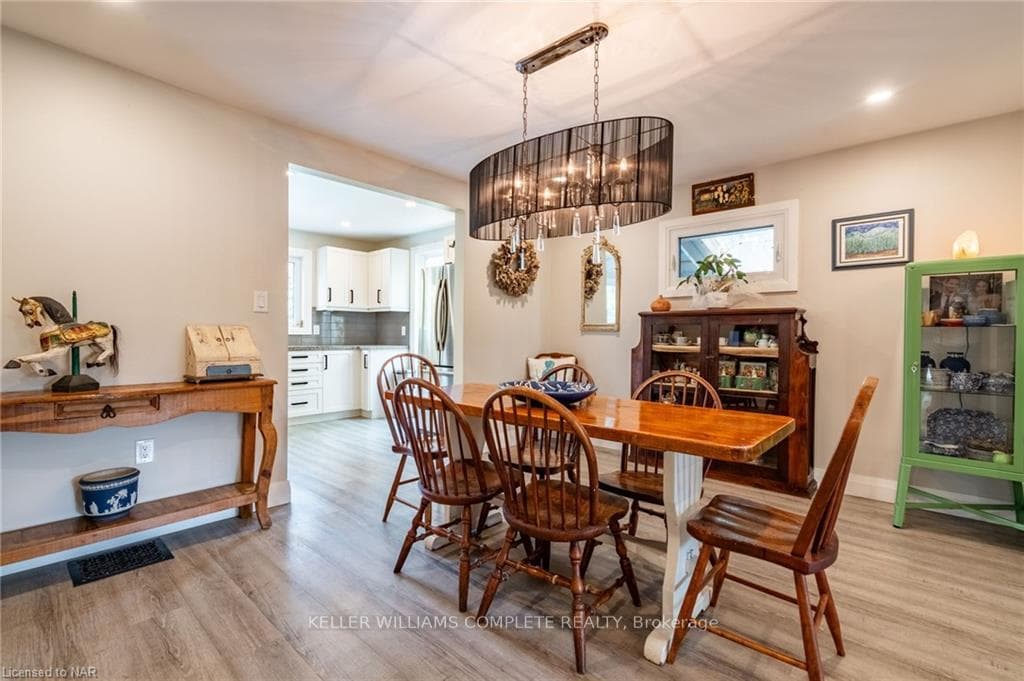 309 QUEENSTON Street photo 11
