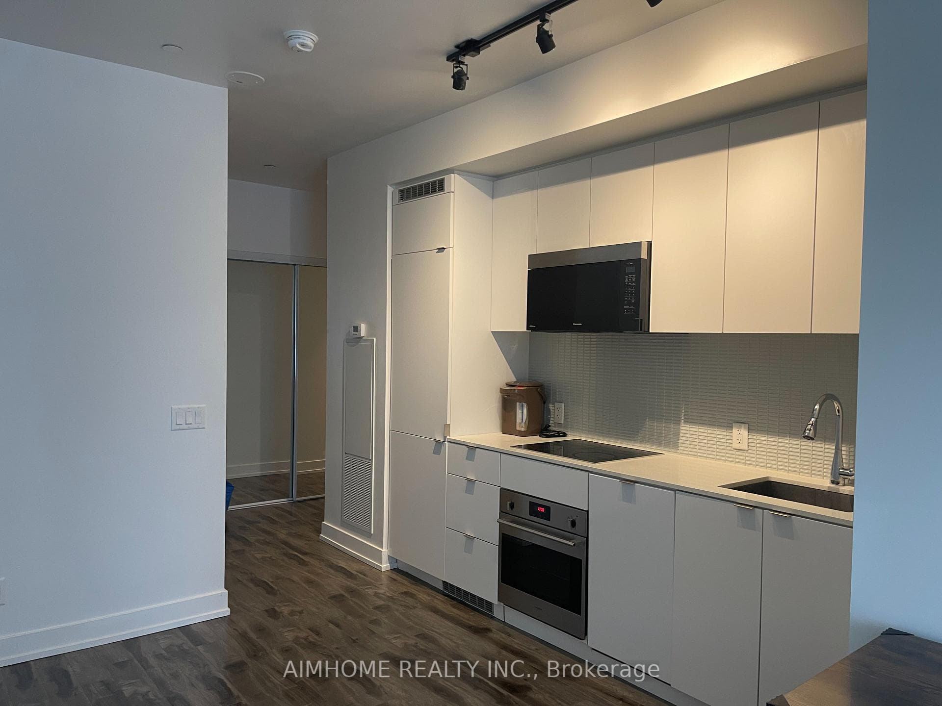 7 grenville Street Unit 811 photo 11