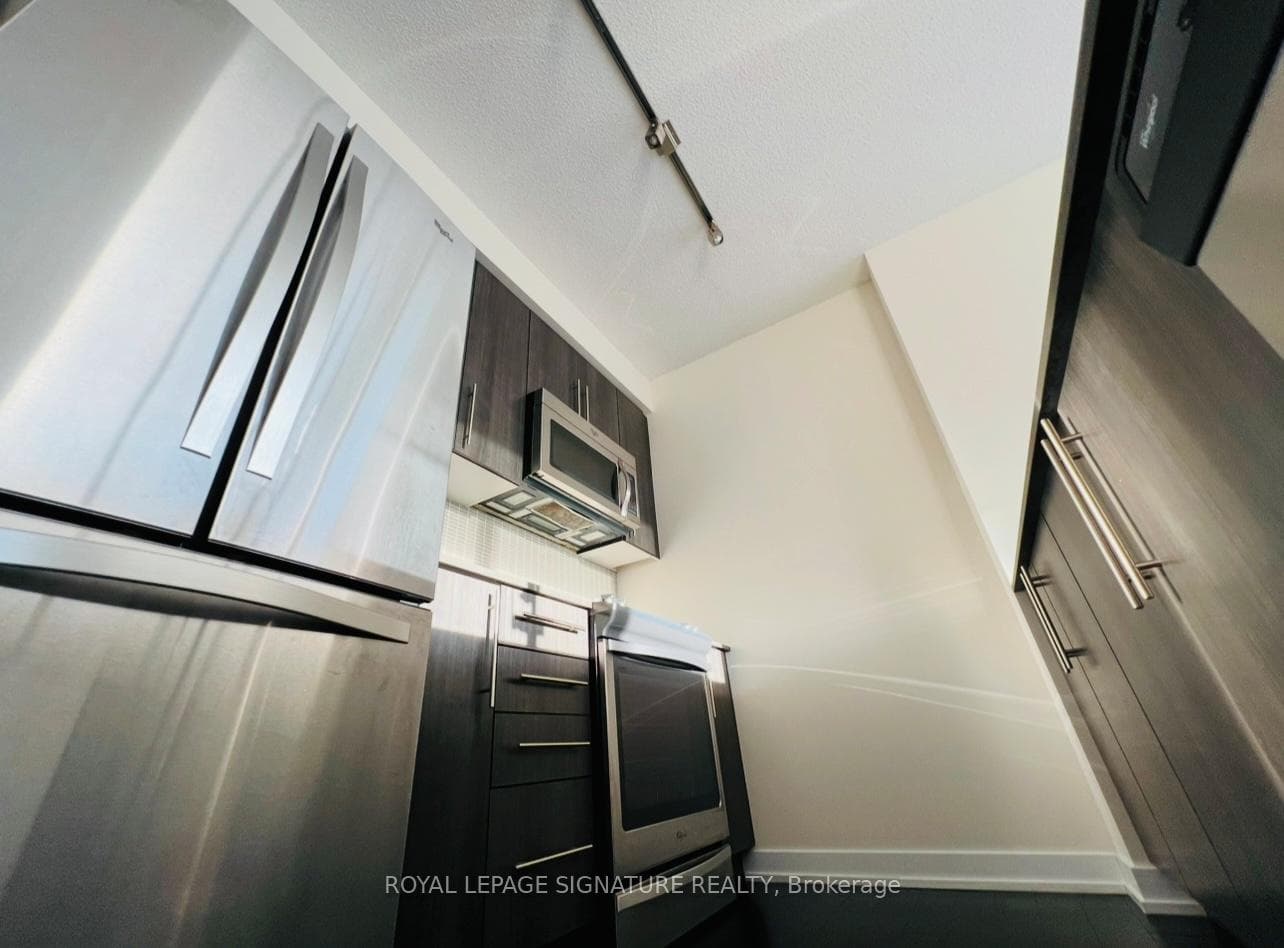 510 Curran Place Unit 1402 photo 2