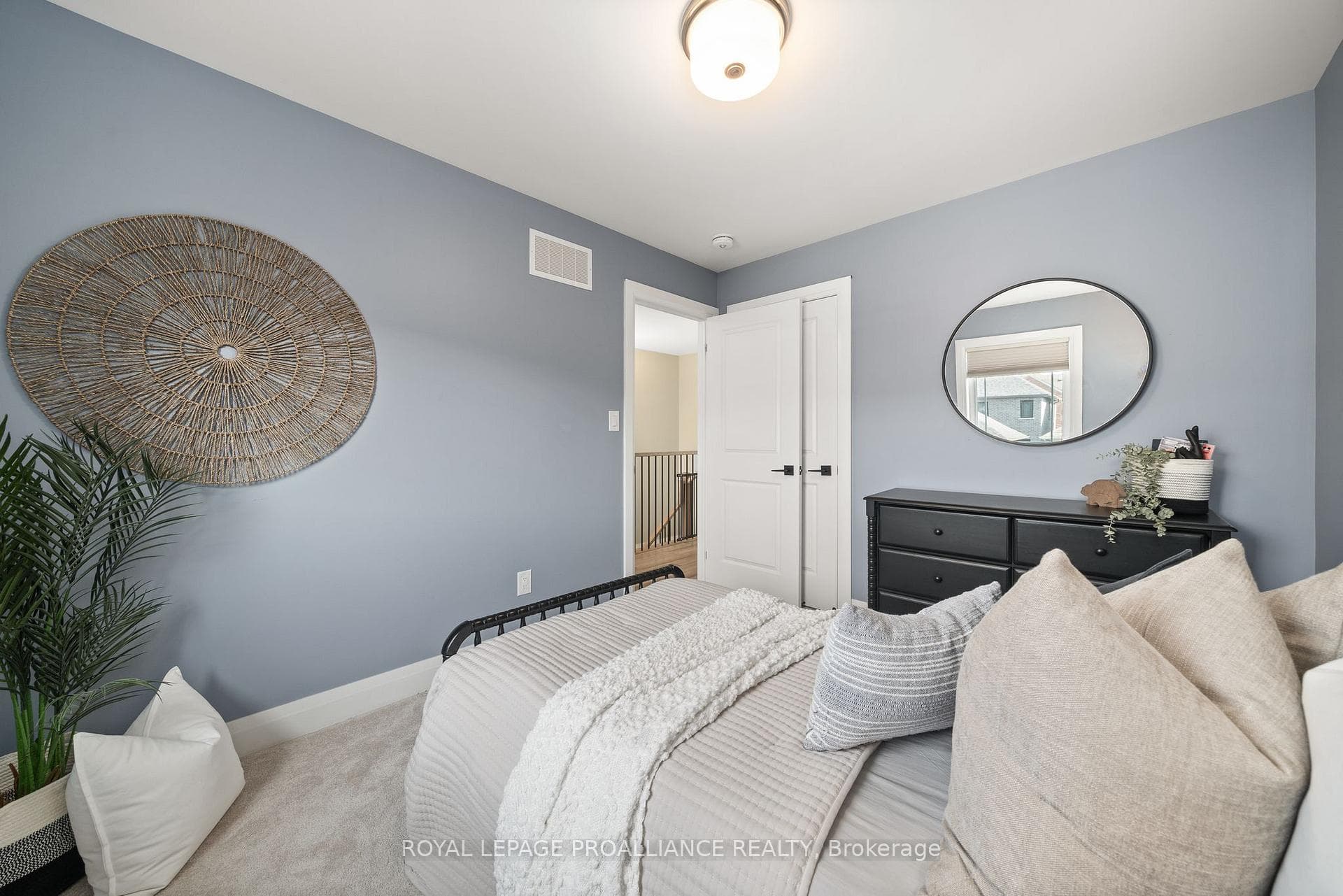 184 Strachan Street photo 25