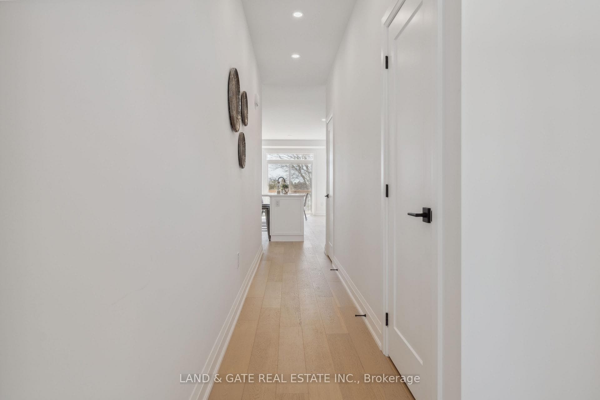 1001 Queensdale Avenue photo 4
