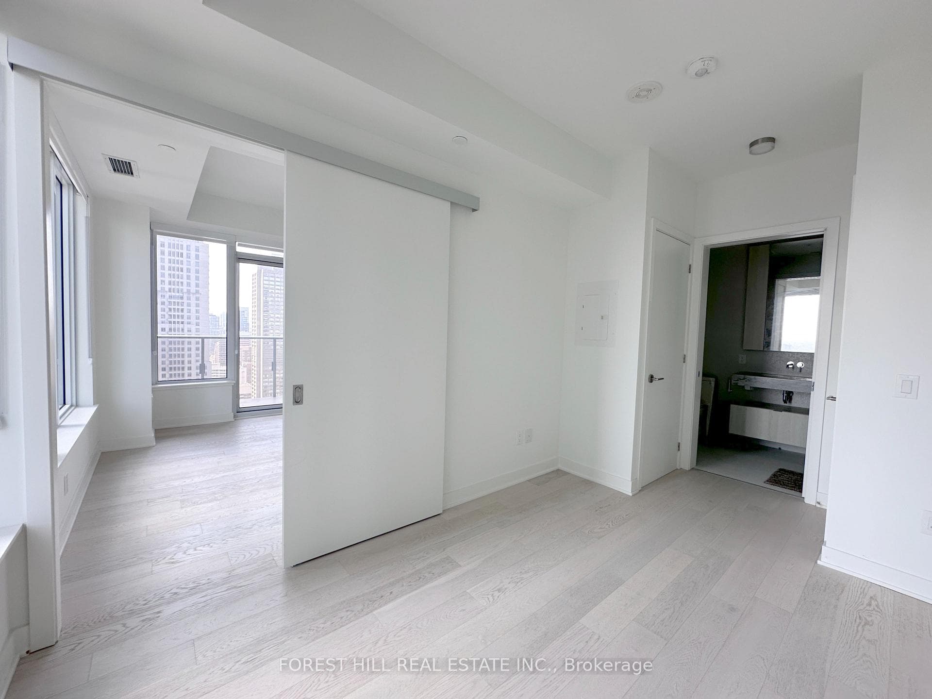 11 Yorkville Avenue Unit 3307 photo 18