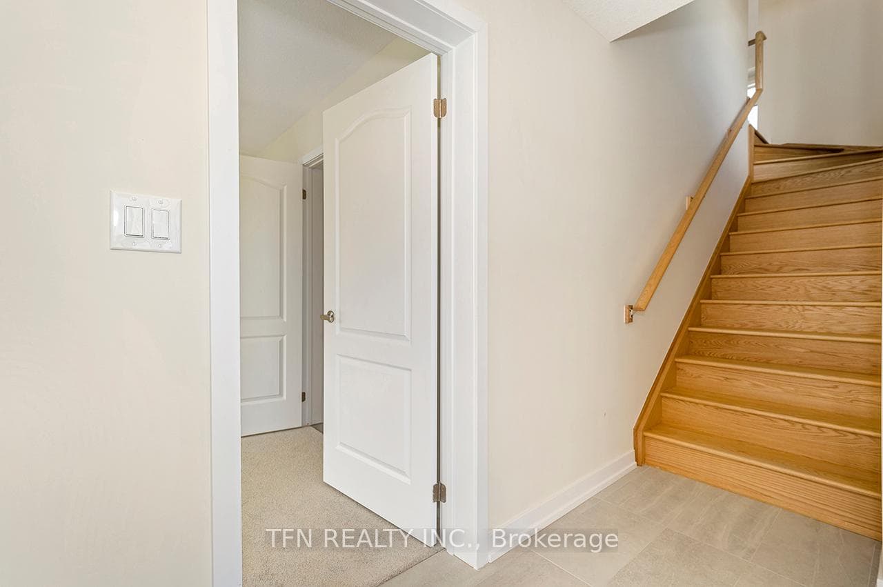 210 Melody Lane photo 6
