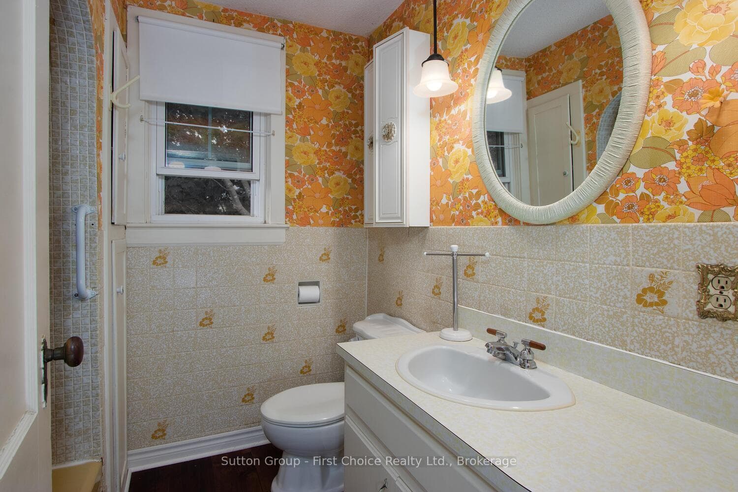 270 Devon Street photo 25