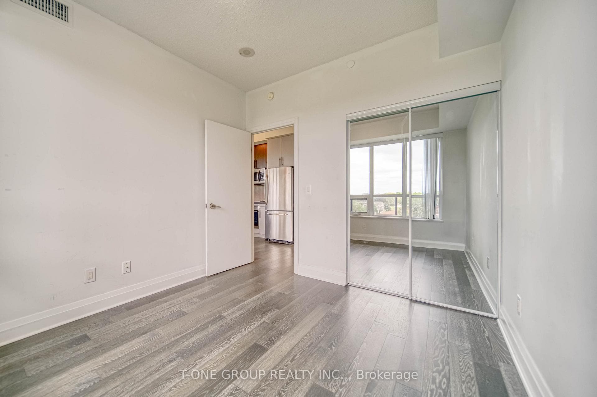 399 Spring Garden Avenue Unit 421 photo 14