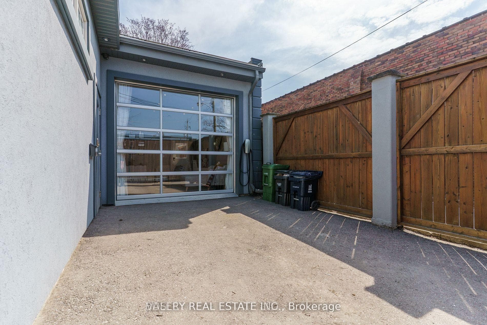 42 Logan Avenue photo 16