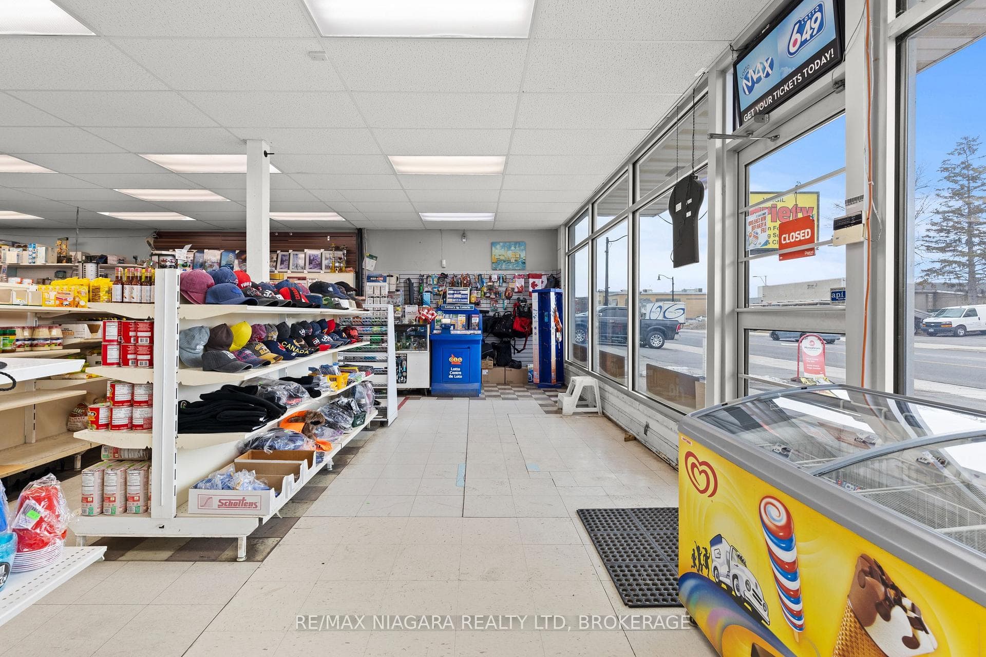 1530 NIAGARA STONE Road photo 7