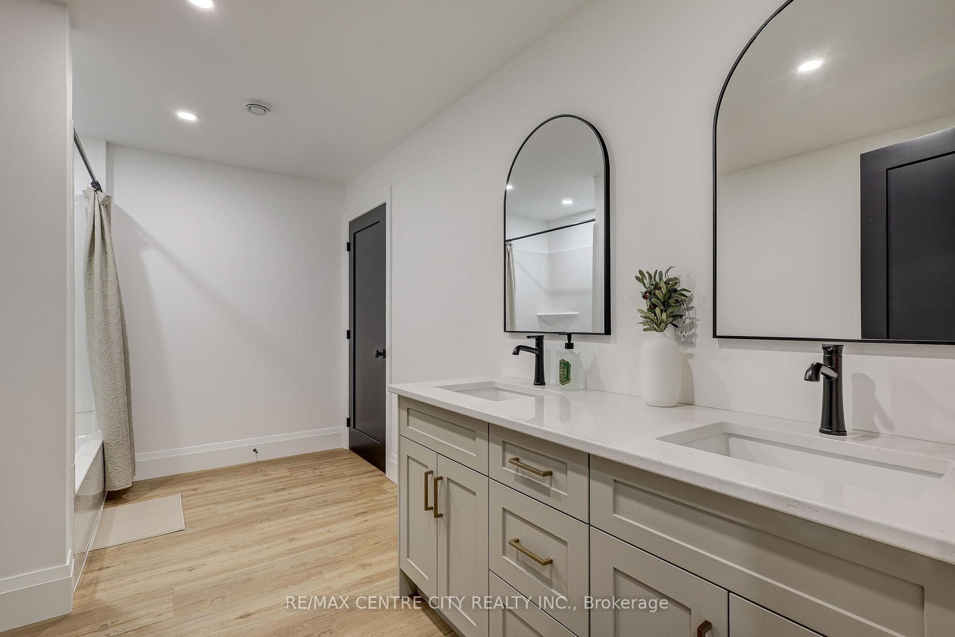 10580 Culloden Road photo 33