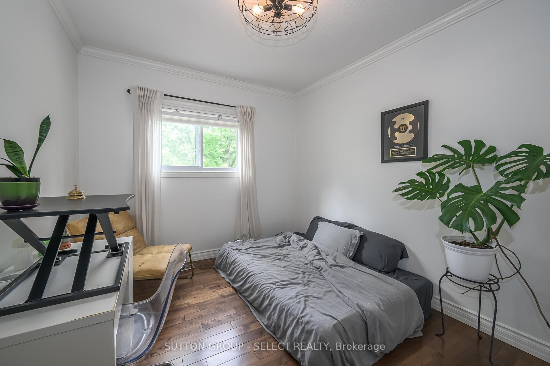 943 Colborne Street photo 25