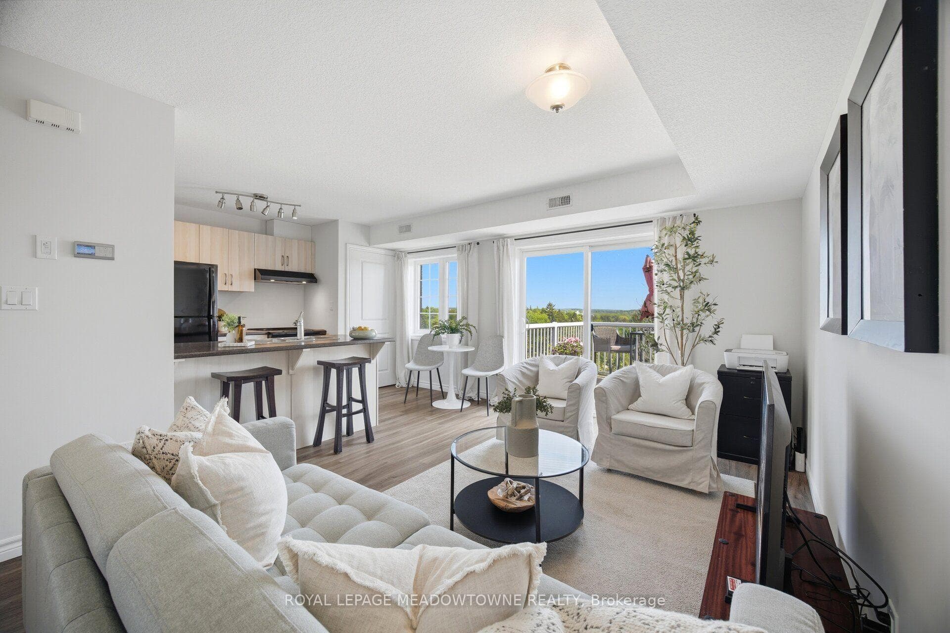 7 Cityview Drive Unit 207 photo 2