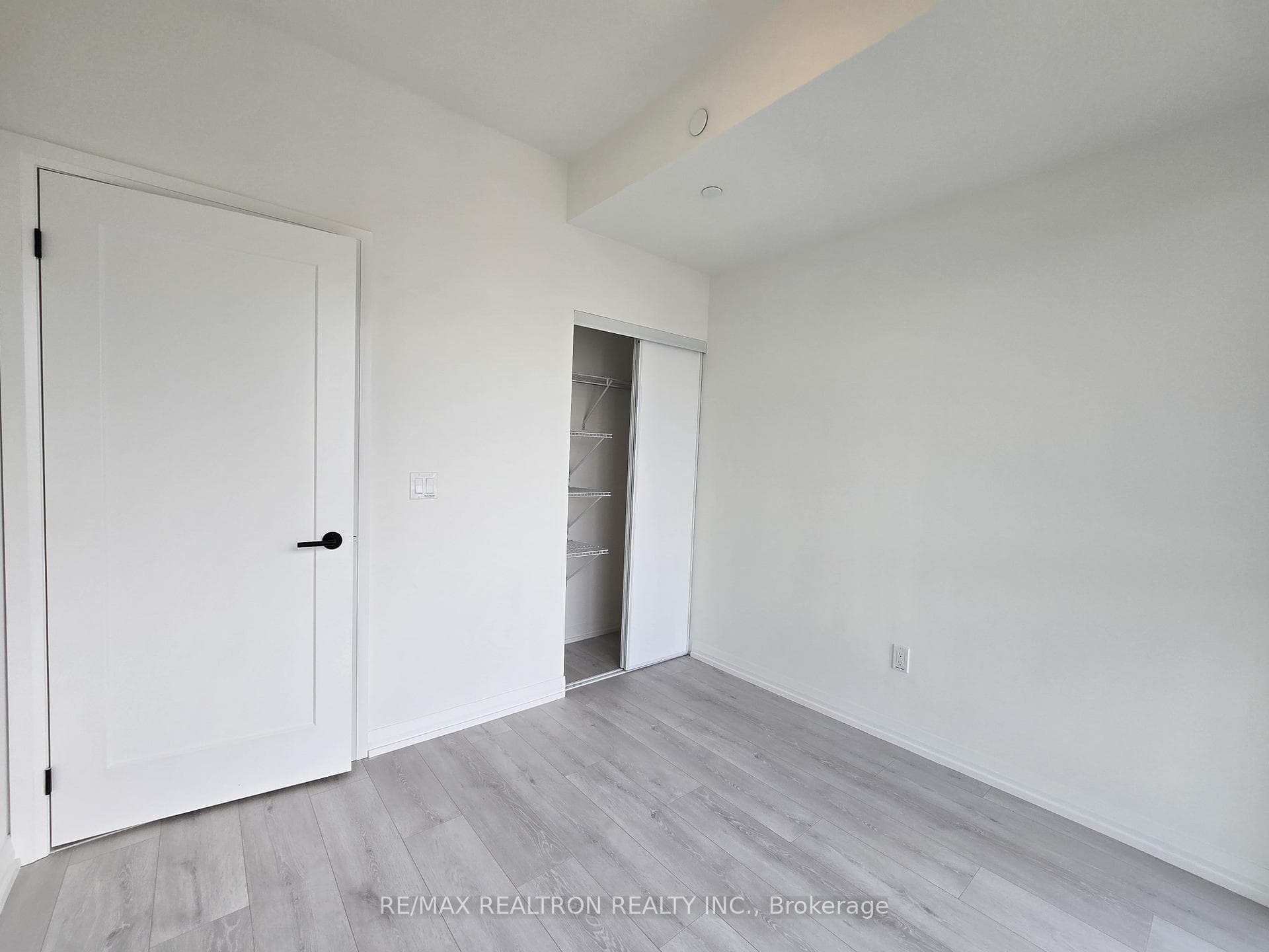 280 Dundas Street Unit 2813 photo 8